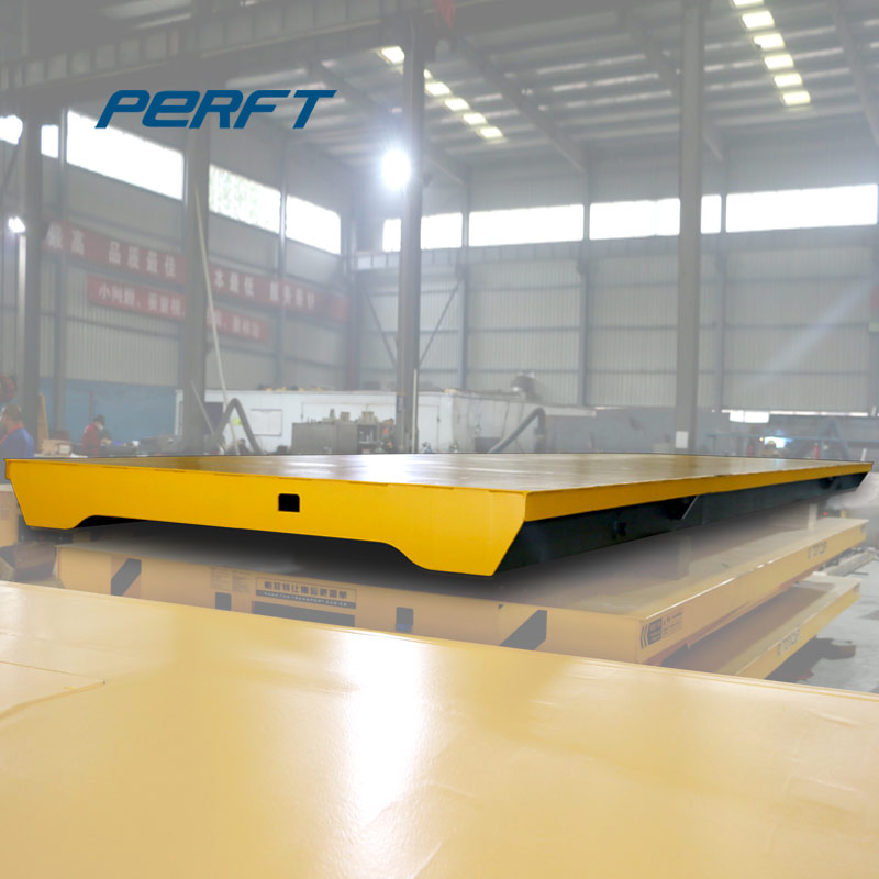 Electric rail transport bogie suitable for warehouses