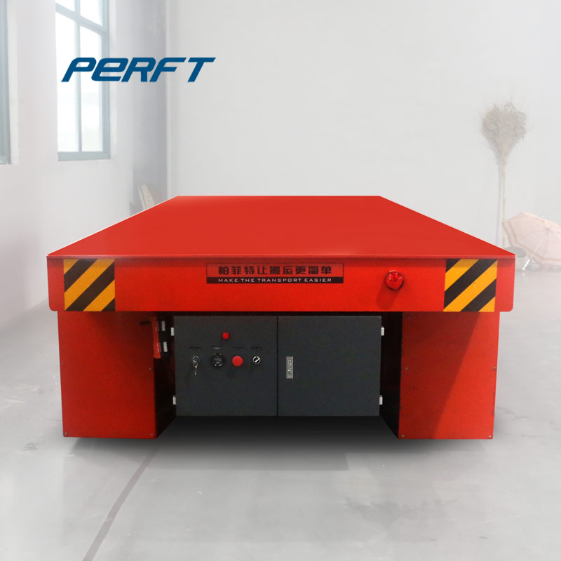 Rail platform car for battery power supply in steel plant