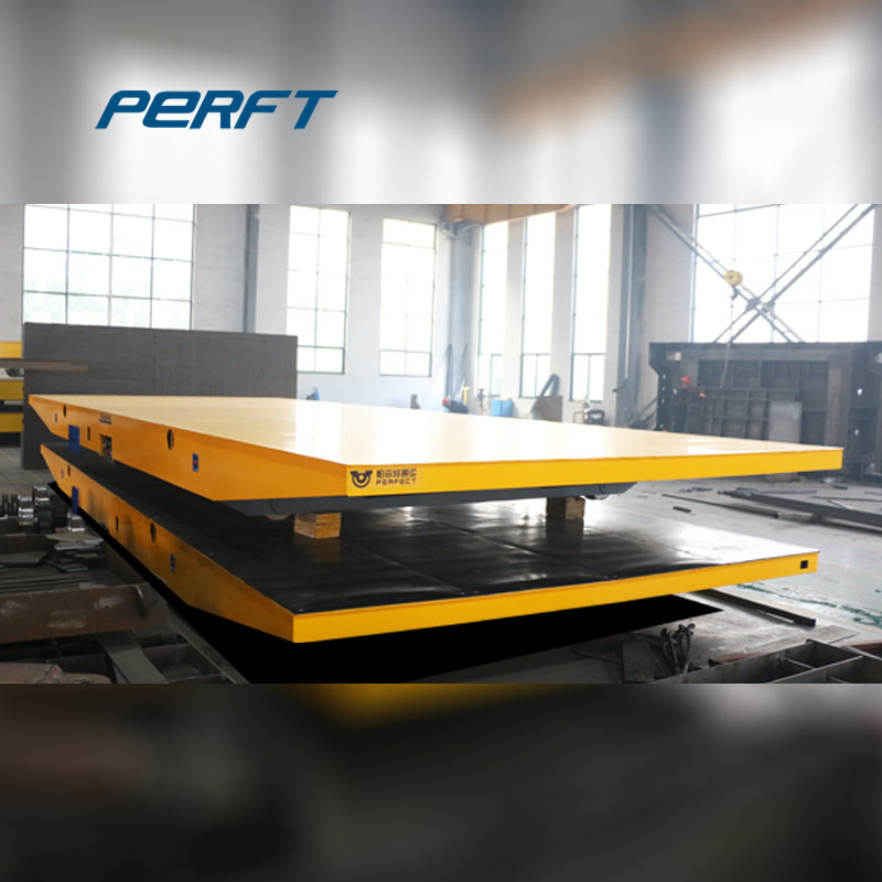Rail car for transporting structural parts in workshop