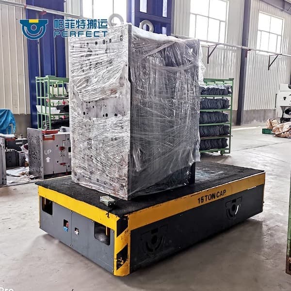 Heavy duty transfer vehicle to transport molten tools for factory