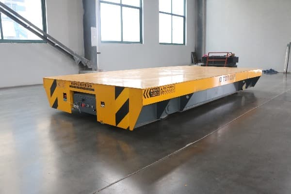 Loading 10 tons rail transfer cart for handling metal rack