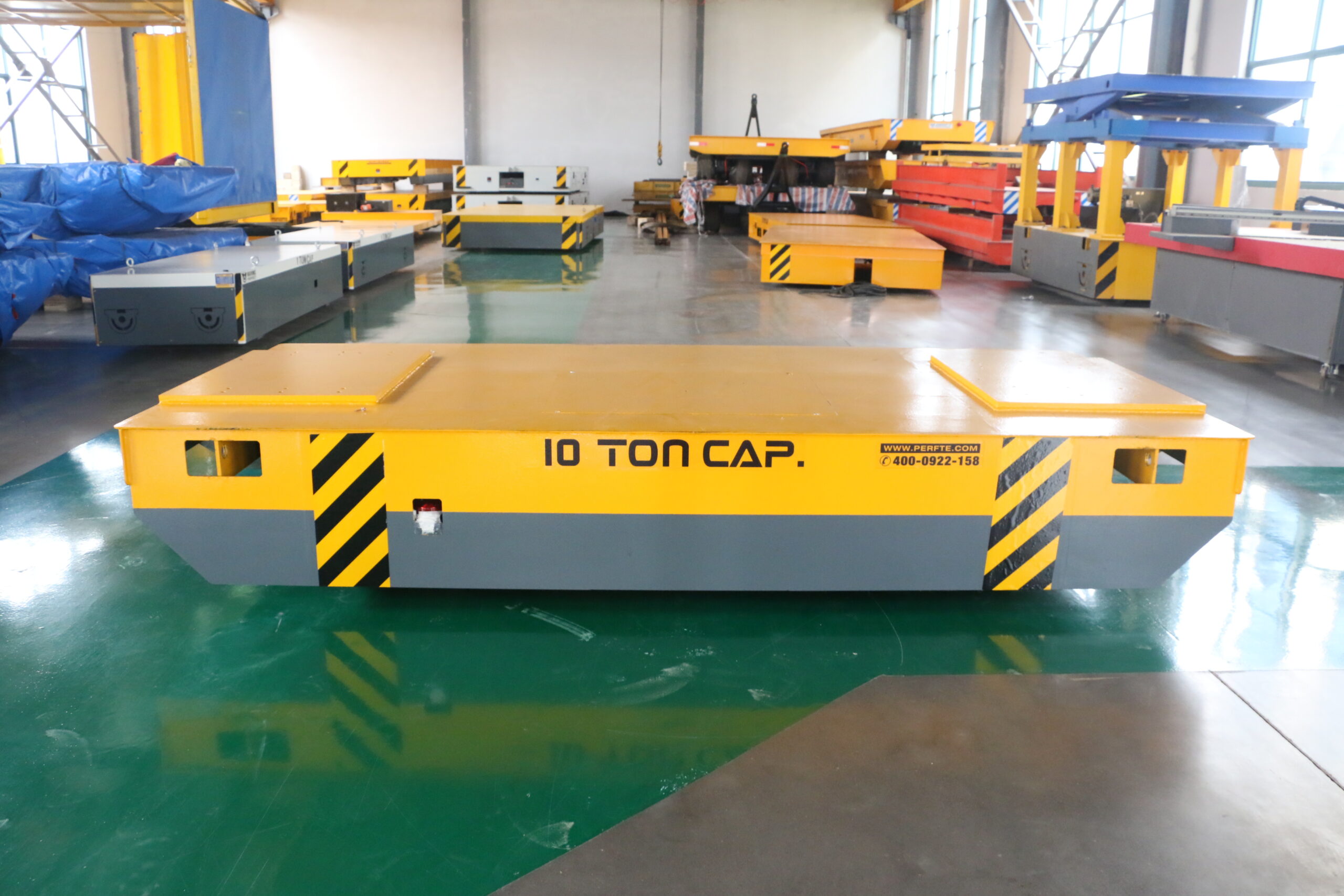 Rail transfer cart carrying a weight of 10 tons tools